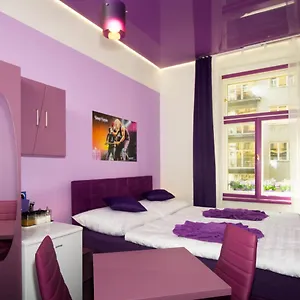 Colours - Your 7 Colour Experience In Centre Of Daire Prag